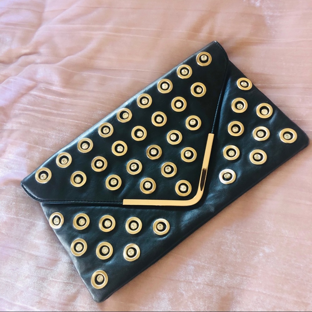STATEMENT Clutch
